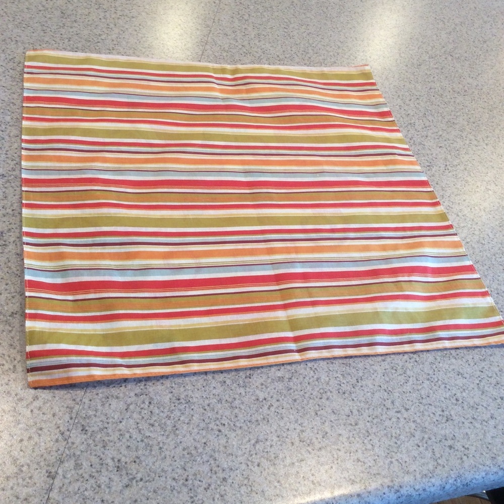 Table Centerpiece Set (Reversible) - Picture 6 of 10